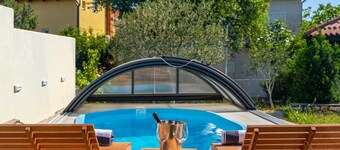 Charming Villa Rea, 8+2 with heated pool