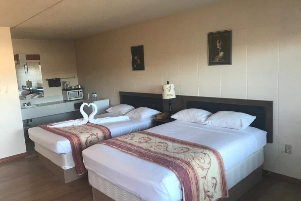 standard double room | 1 bedroom, desk, laptop workspace, blackout curtains