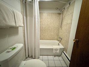 Articles de tocador gratuïts, assecador de cabells, tovalloles i sabó