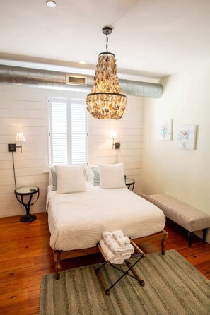 2 bedrooms, iron/ironing board, travel cot, free WiFi
