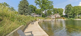 Waterfront Resort Kayaks, Bikes, Docks, BBQ
