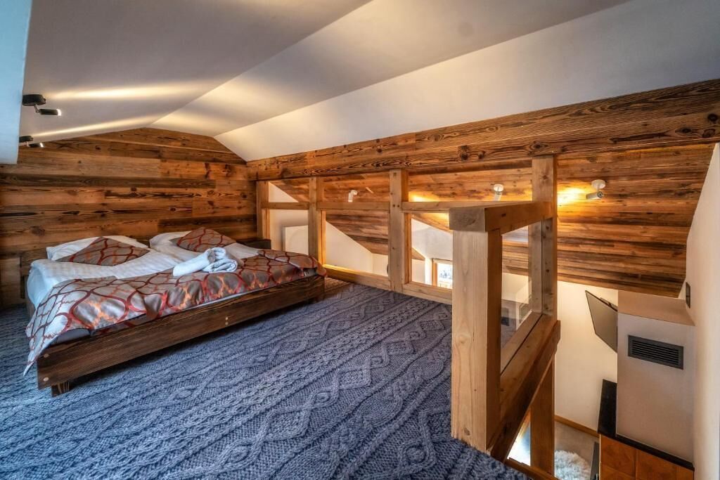 Laptop workspace, iron/ironing board, cribs/infant beds, free WiFi