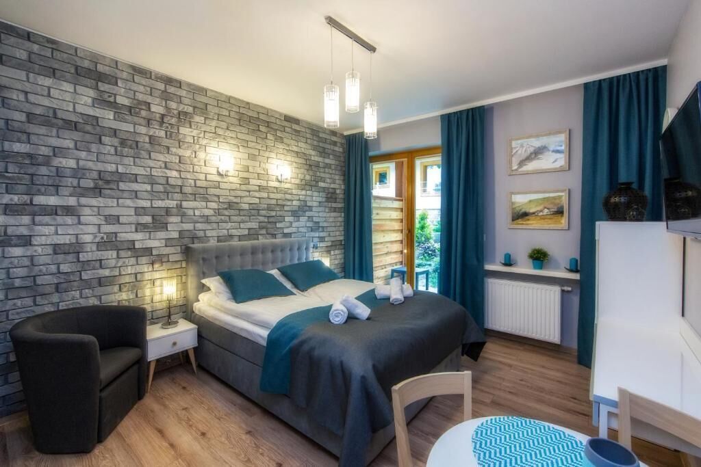 Laptop workspace, iron/ironing board, cribs/infant beds, free WiFi