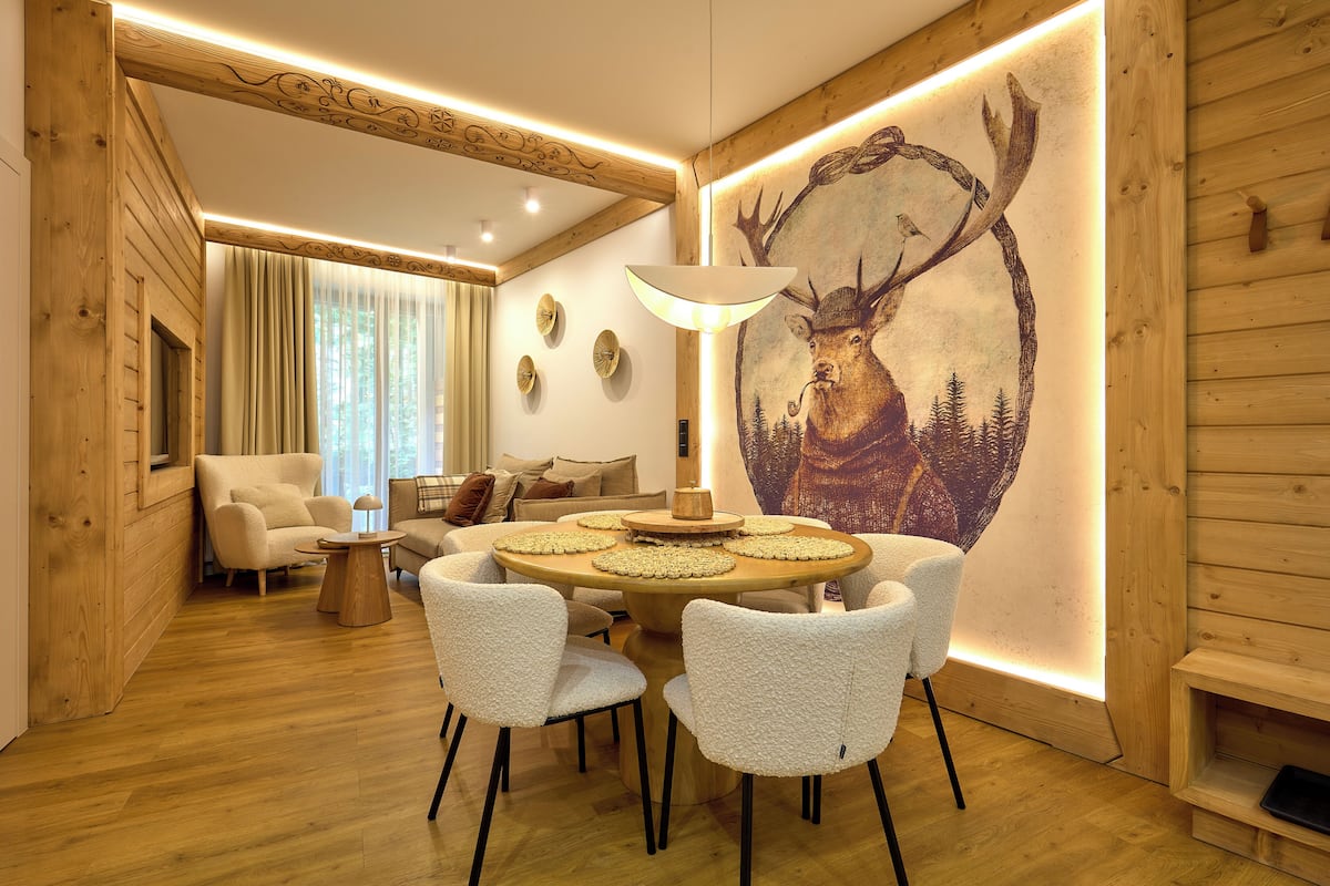 Exclusive Apartment (005 with SPA, Pool access) | Laptop workspace, iron/ironing board (on request), WiFi (free)