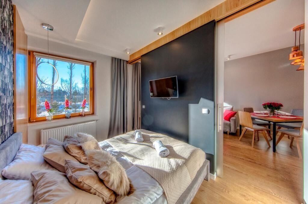 Laptop workspace, iron/ironing board, cribs/infant beds, free WiFi