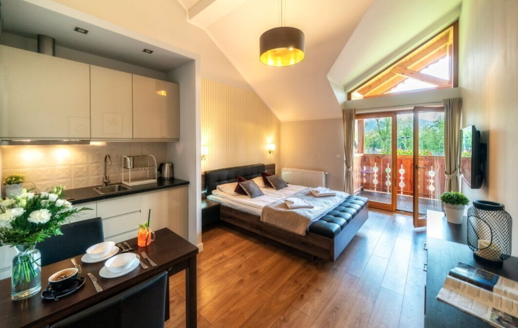 Laptop workspace, iron/ironing board, cribs/infant beds, free WiFi