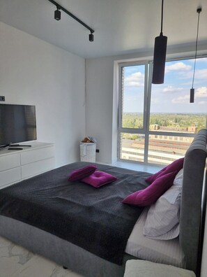 1 dormitorio, tabla de planchar con plancha, Internet