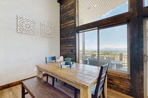 Dining - Expansive lake house with sweeping views and access to Ideal Beach Resort (Garden City)