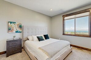 6 bedrooms, iron/ironing board, travel crib, free internet