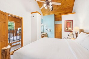 3 dormitorios, tabla de planchar con plancha, wifi gratis y ropa de cama