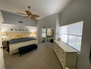 3 bedrooms, free WiFi, bed sheets - Beautiful Condo in Pelican Bay, Valencia (Naples)