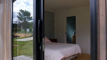 6 makuuhuonetta, silitysrauta/-lauta, ilmainen Wi-Fi, vuodevaatteet