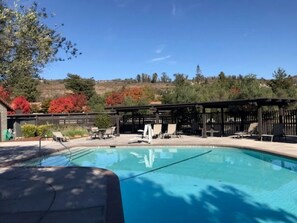 Piscine extérieure, piscine chauffée