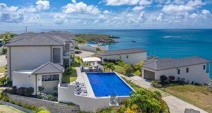 Blue Lace - 2 Bed Luxury Suite with Ocean and Pool View