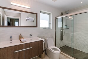 Hårtørrer, håndklæder