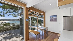 Dining - The Ultimate Beach House (MACMASTERS BEACH)