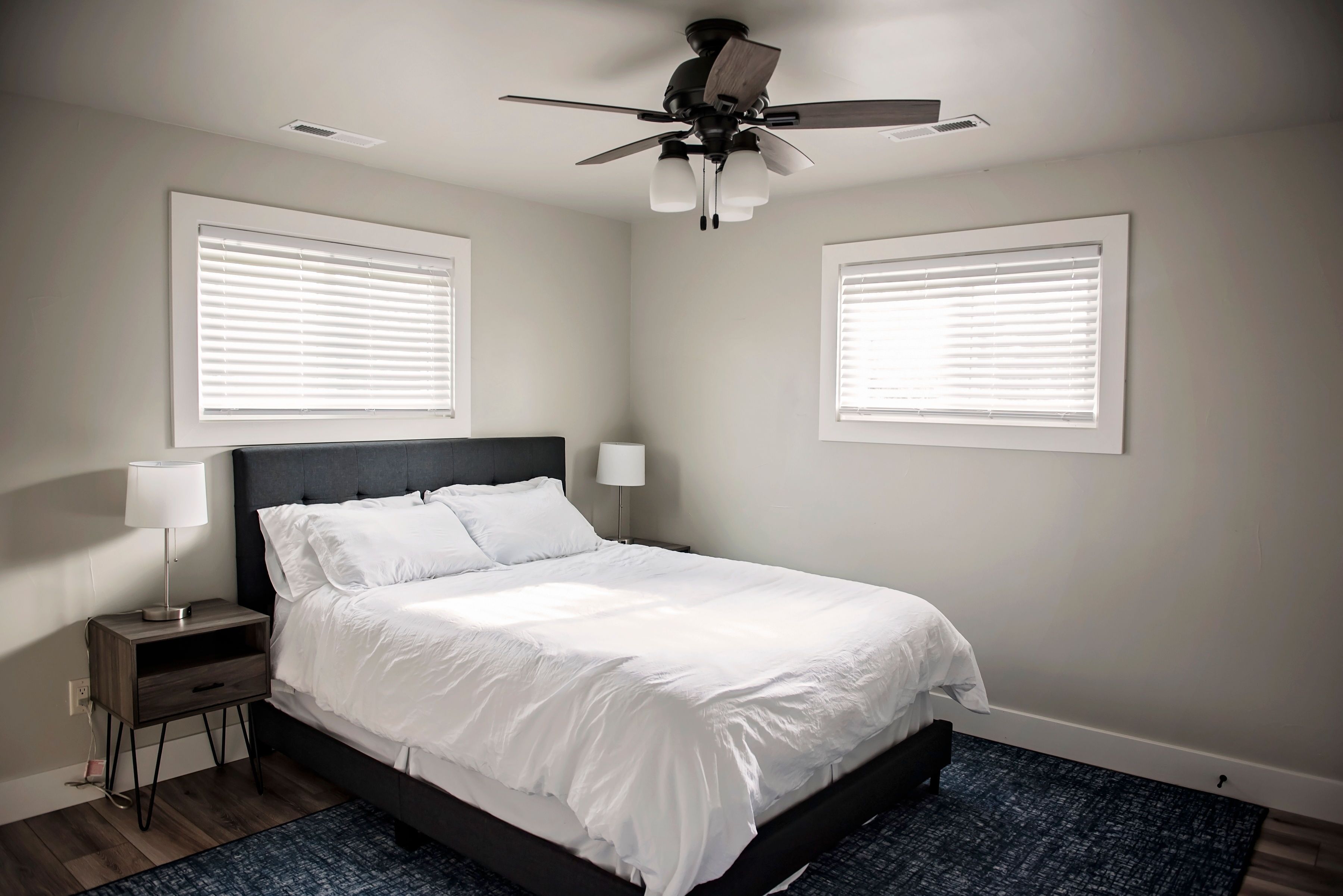 2 habitaciones, tabla de planchar con plancha y wifi gratis 