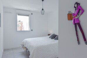 2 chambres, fer et planche à repasser, Wi-Fi, draps fournis