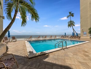 Piscine extérieure, piscine chauffée