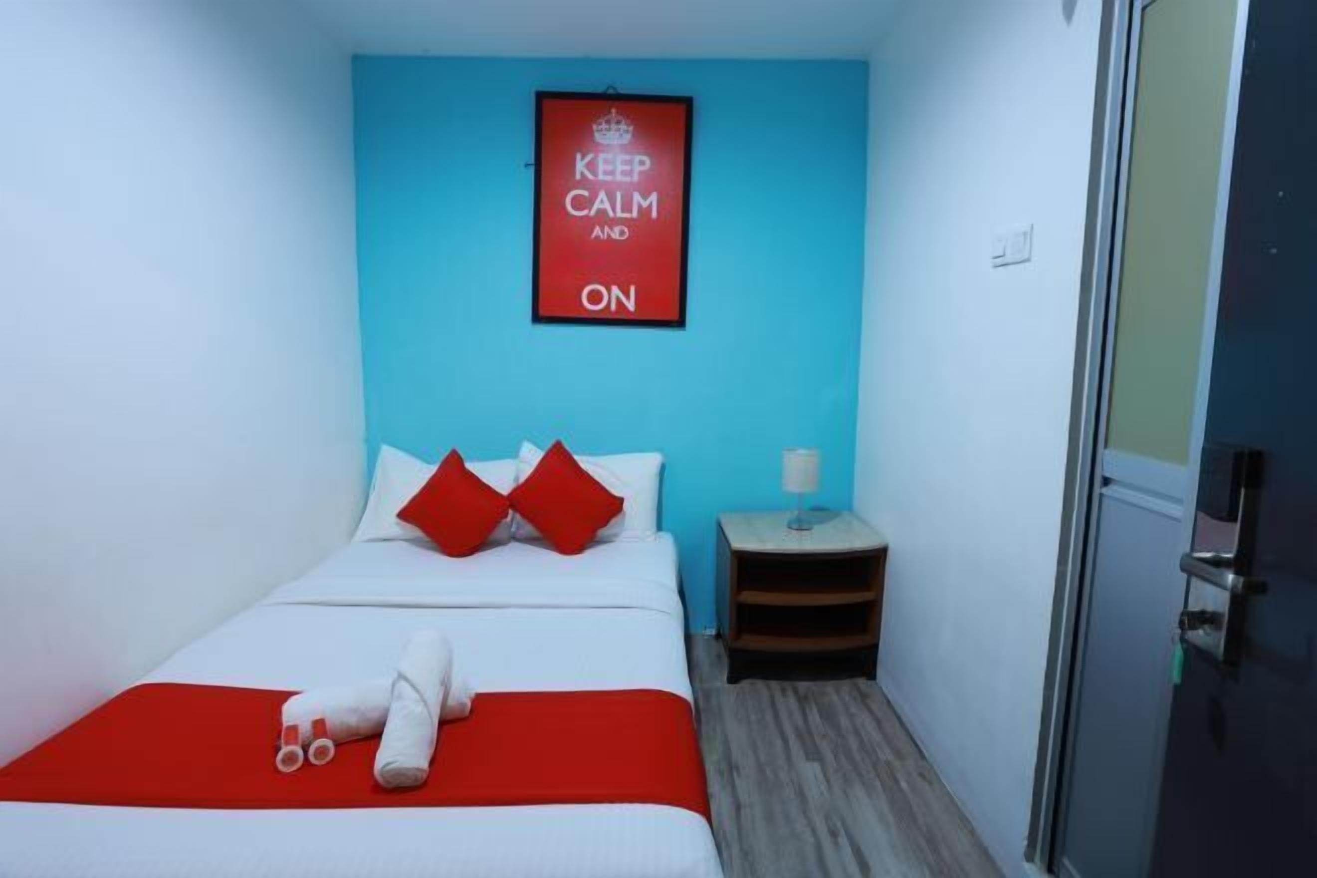 Hochwertige Bettwaren, Minibar, Schreibtisch