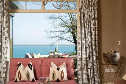 Golden Meadow -  a house that sleeps 14 guests  in 7 bedrooms