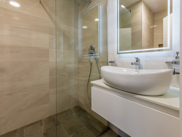 Villa | Bathroom