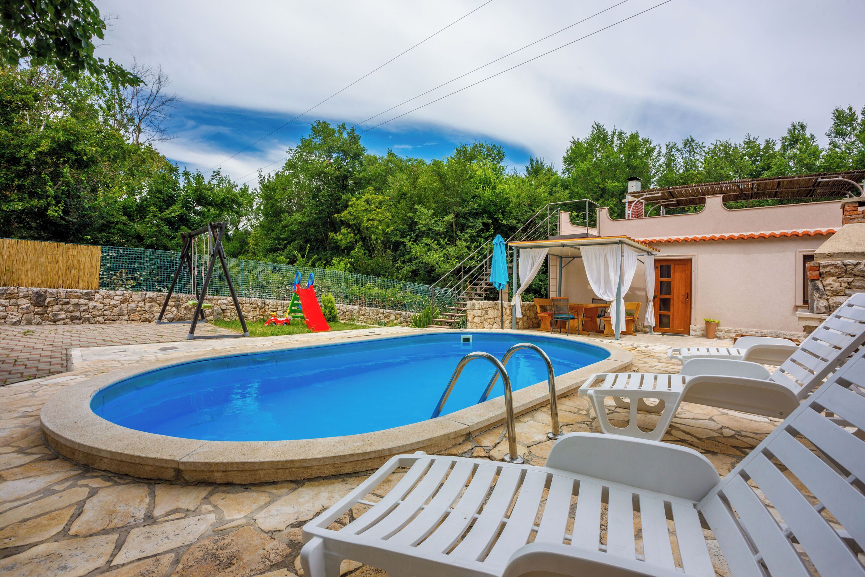 Vasaló/vasalódeszka és ingyenes wifi