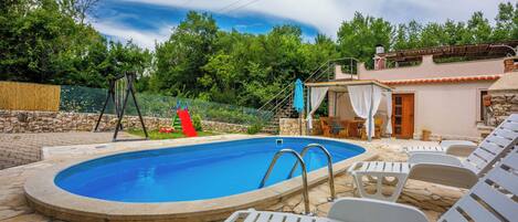 Iron/ironing board, free WiFi