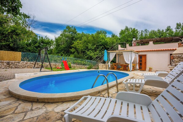 Iron/ironing board, free WiFi