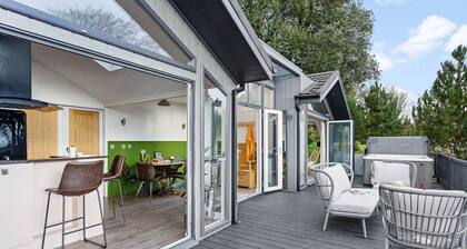 Parracombe Lodge- Hot tub and Free Parking