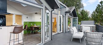 Parracombe Lodge- Hot tub and Free Parking