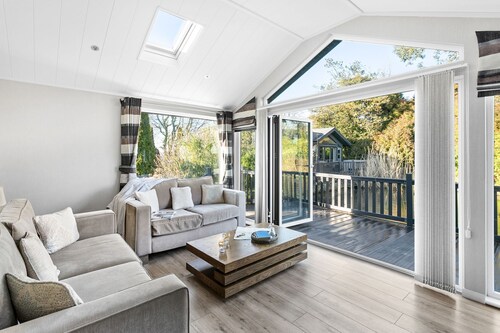 Combe Lodge, Kentisbury Grange -  a lodge that sleeps 4 guests  in 2 bedrooms