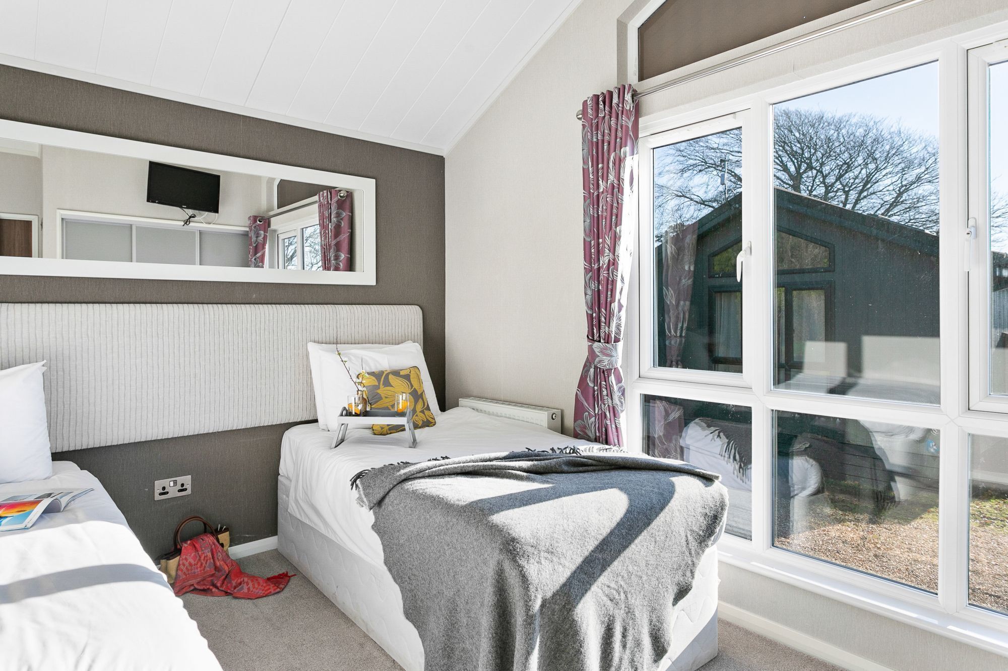2 bedrooms, desk, iron/ironing board, internet