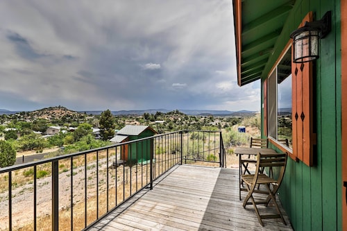 Cozy Rimrock Cottage w/ Hot tub - Near Sedona!