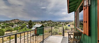 Cozy Rimrock Cottage w/ Hot tub - Near Sedona!