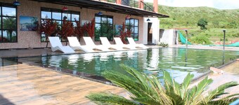 Strawberry Hills Saputara