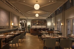 Der serveres morgenmad, frokost og aftensmad