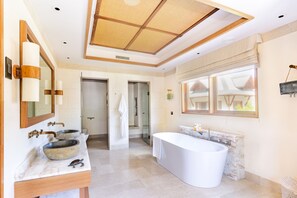 Deluxe Suite, Mountain View | Bathroom - L'Escale Resort Marina & Spa (Mahé Island)