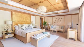 Luxe beddengoed, een minibar, een kluis op de kamer