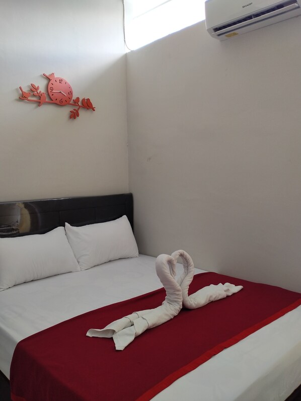 2 bedrooms, WiFi, bed sheets