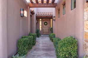 House, Multiple Beds (Chip Shot) | Property grounds