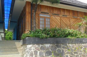 Villa, 3 Bedrooms | In-room dining - Nirwana Hotel Lembang (Lembang)