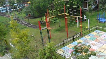 Children’s play area – outdoor