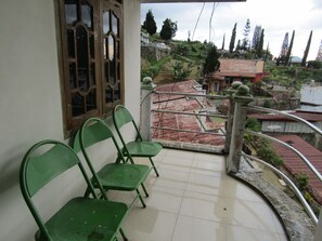 Terrace/patio - Penginapan Melati Sarangan (Plaosan)