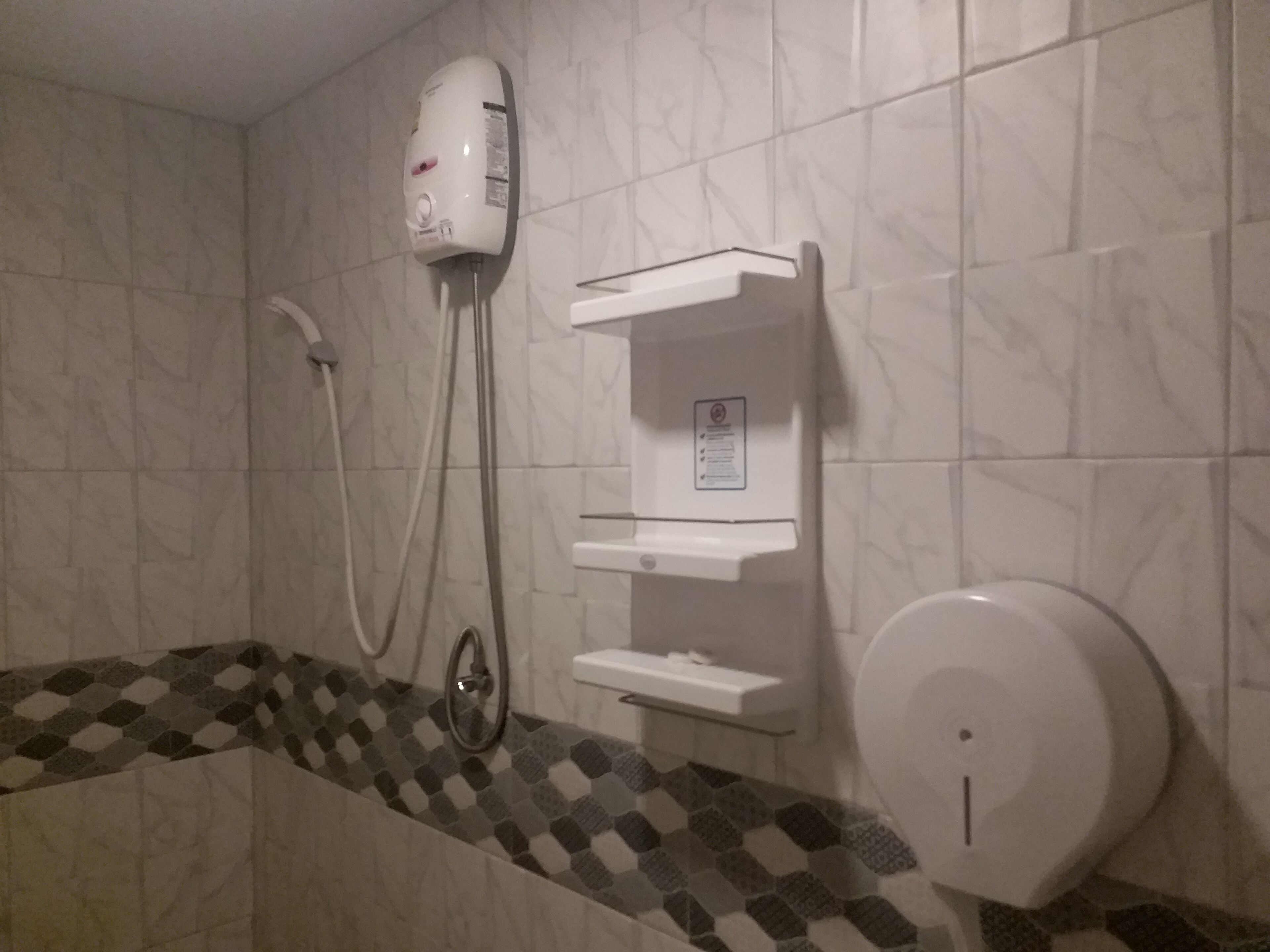 Standard Double Room | Bathroom | Shower, rainfall showerhead