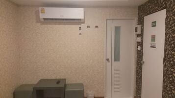 Standard Double Room | Air conditioning