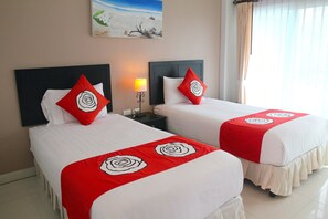 Deluxe Twin Room, Pool View | Desk, free WiFi, bed sheets - Baan Rabiang Talay (Hua Hin)
