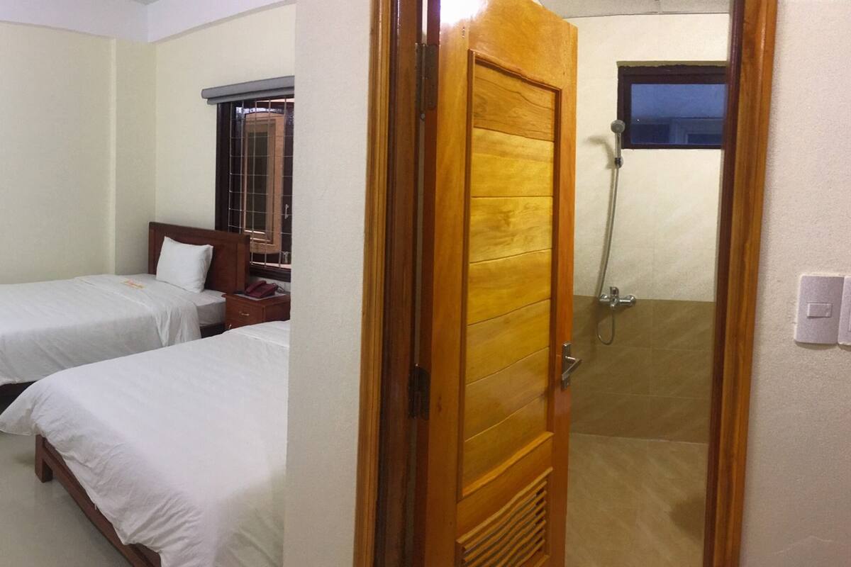 Quarto duplo standard | Wi-Fi de cortesia, roupa de cama