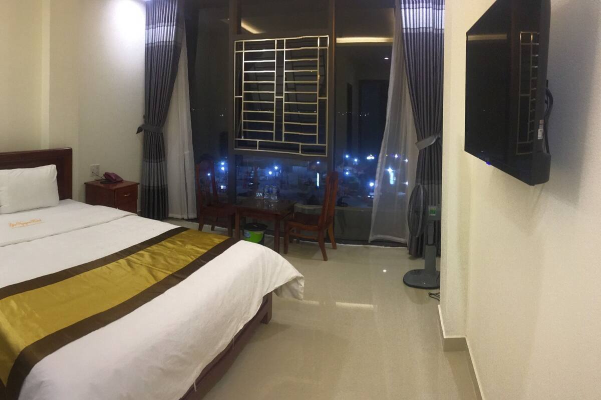 Quarto casal luxo | Wi-Fi de cortesia, roupa de cama