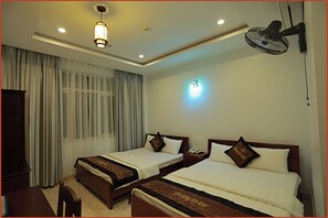 Standard Twin Room - Tan Truong Son Hotel (Dong Hoi)